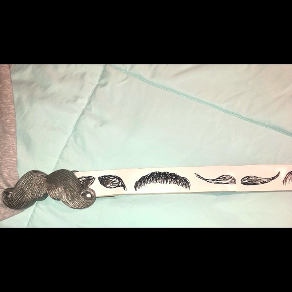 Mustache Belt and buckle Size 36 - Picture 4 of 9